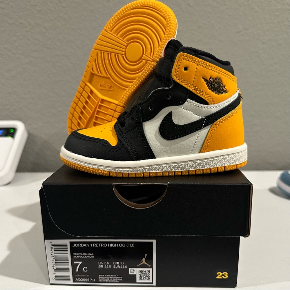 Jordan 1 Retro High OG (TD), Size 7c, Taxi Black Sail